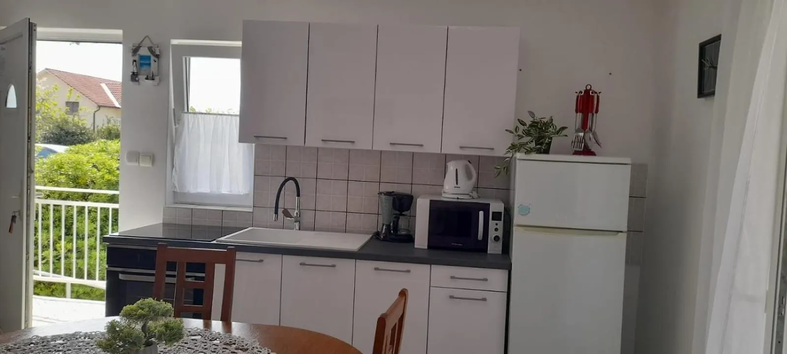 Pet Friendly Escape Njivice Apartment